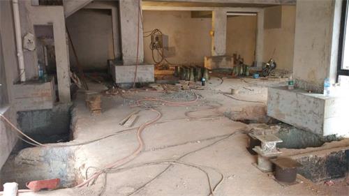 房屋加固施工頂升現(xiàn)場(chǎng)圖片