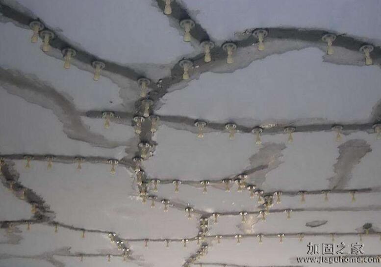 裂縫加固施工現(xiàn)場圖