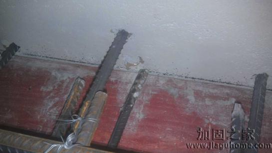 新房砌墻到底該不該往墻里加鋼筋?別無(wú)知了，很多人家都裝錯(cuò)了!