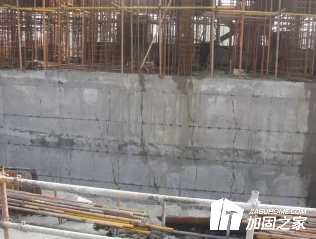 看裂縫案例分析剪力墻強(qiáng)度夠不夠！