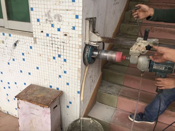 1538955981327649.jpg 9afd132f0708283840d58e71b299a9014d08f17a.jpg