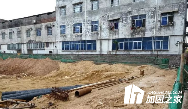 周邊施工導(dǎo)致樓房墻體開裂 地基下沉或傾斜該怎么辦？