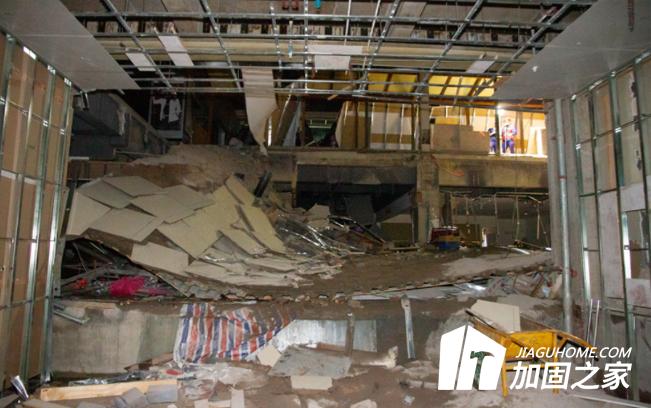 云南商場(chǎng)樓層坍塌，如何預(yù)防建筑安全事故?