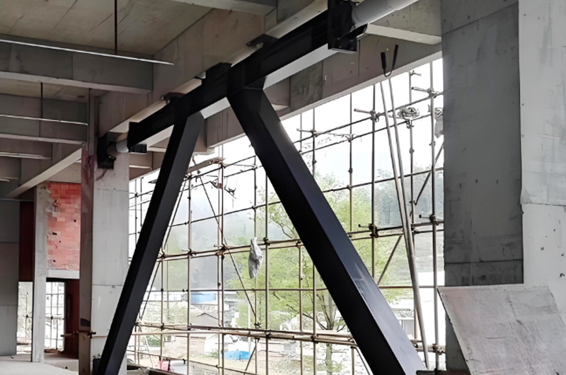 建筑加固要根據(jù)建筑的類型和結(jié)構(gòu)特點來選取加固方法